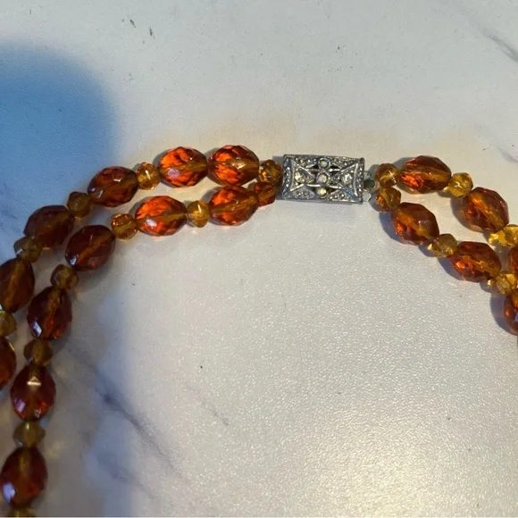 Elegant Amber Beaded Necklace - Picture 2 of 10